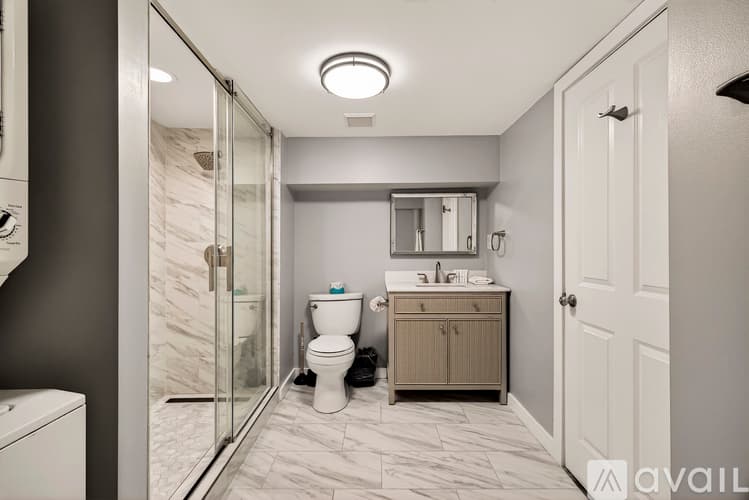 Savannah Townhome: 17 W Park Ave