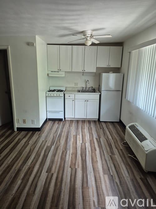 Dubuque Apartment: 444 Angella St