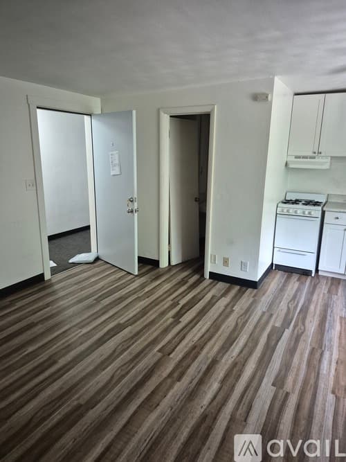 Dubuque Apartment: 444 Angella St