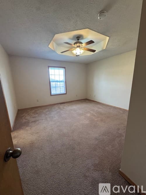 Nixa House: 125 W Trail Point Dr