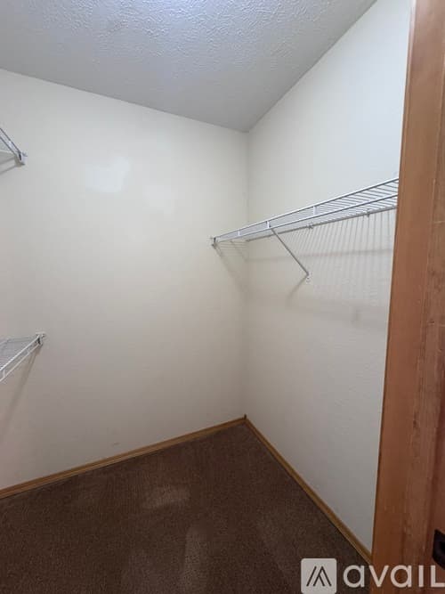 Nixa House: 125 W Trail Point Dr