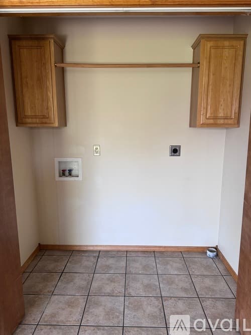 Nixa House: 125 W Trail Point Dr
