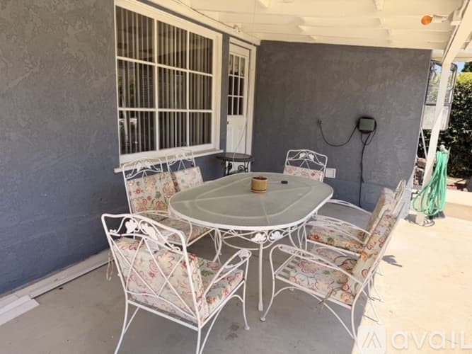 Los Angeles House: 5418 Crebs Avenue