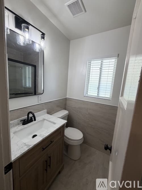 Los Angeles House: 5418 Crebs Avenue