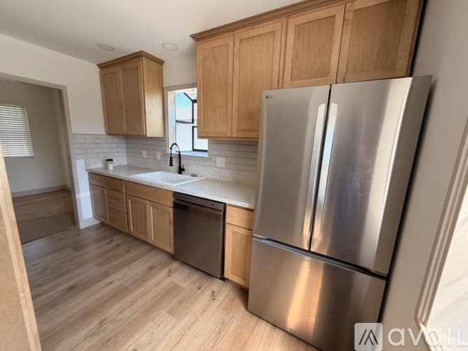 Los Angeles House: 5418 Crebs Avenue