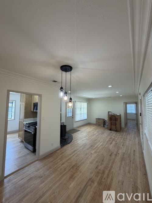 Los Angeles House: 5418 Crebs Avenue