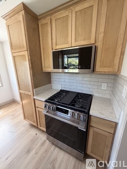 Los Angeles House: 5418 Crebs Avenue