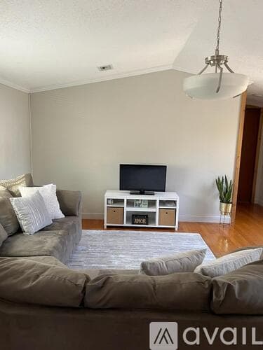 Hudson House: 17014 Meridian Blvd