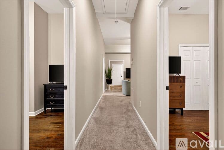 Savannah House: 1404 Barnard St