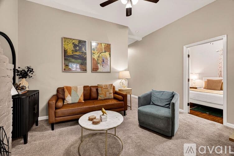 Savannah House: 1404 Barnard St