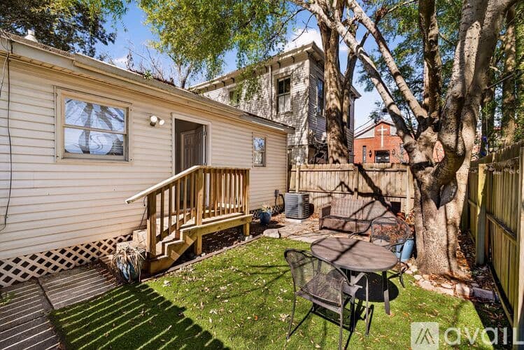 Savannah House: 1404 Barnard St