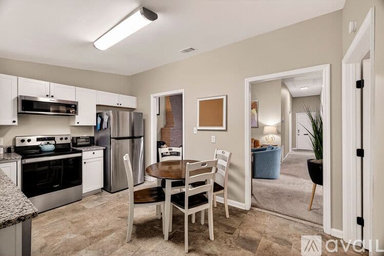 Savannah House: 1404 Barnard St
