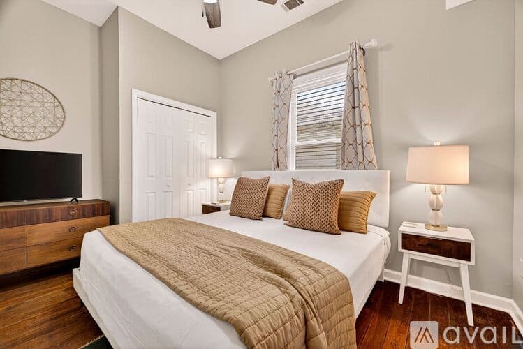 Savannah House: 1404 Barnard St