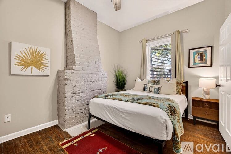 Savannah House: 1404 Barnard St