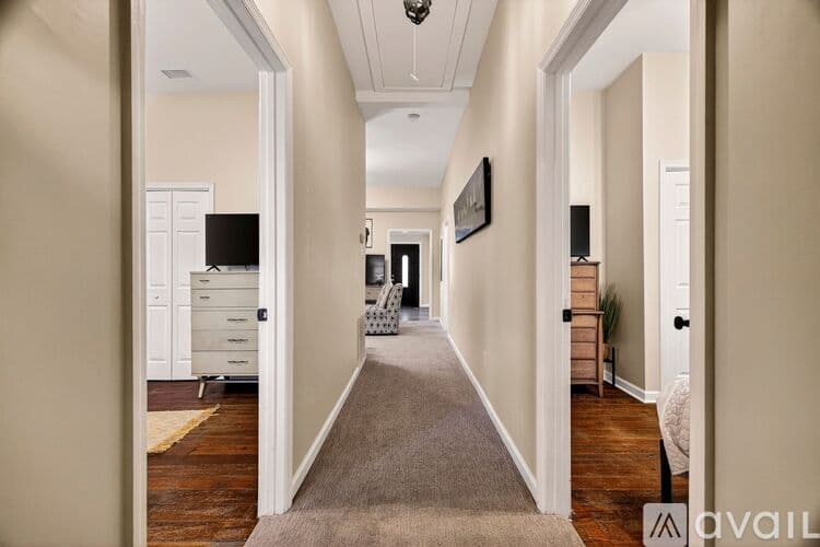 Savannah House: 1406 Barnard St