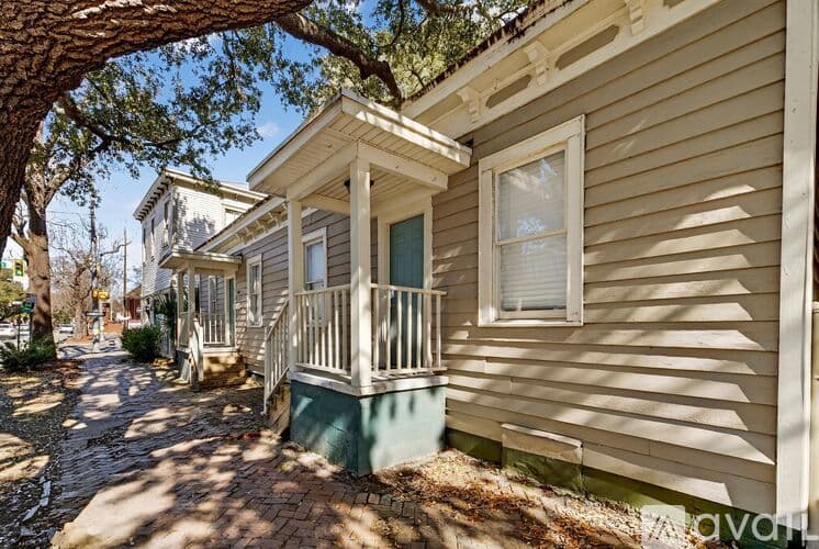 Savannah House: 1406 Barnard St