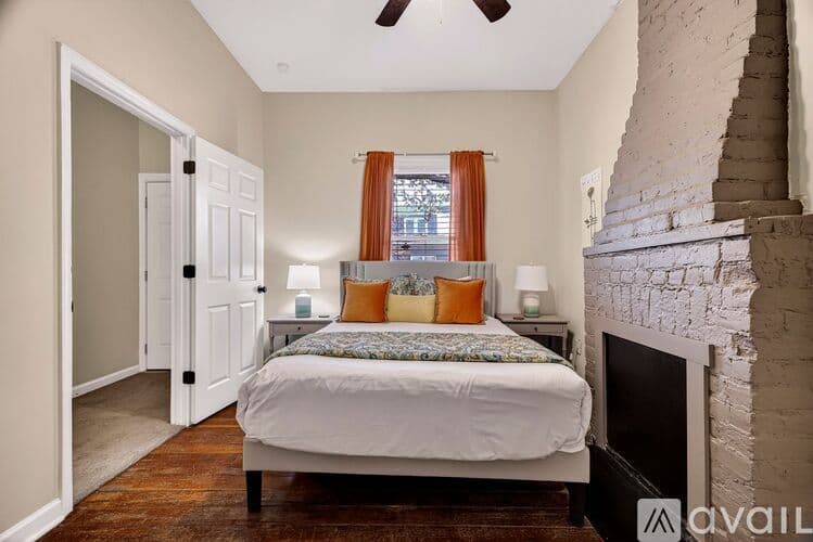Savannah House: 1406 Barnard St