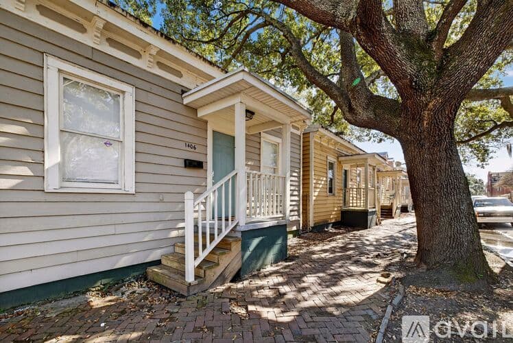 Savannah House: 1406 Barnard St