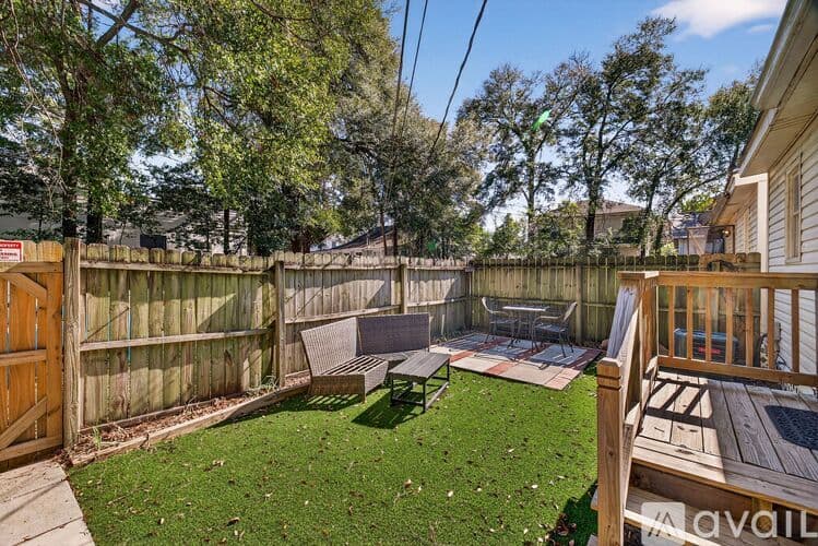 Savannah House: 1406 Barnard St