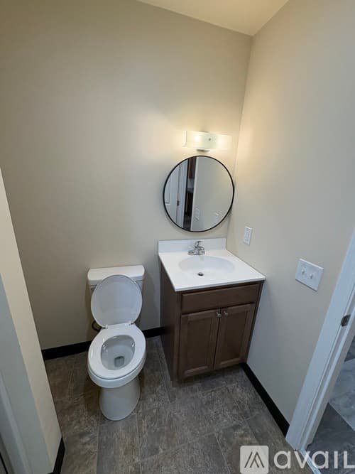 Lancaster Apartment: 114 W Chestnut St