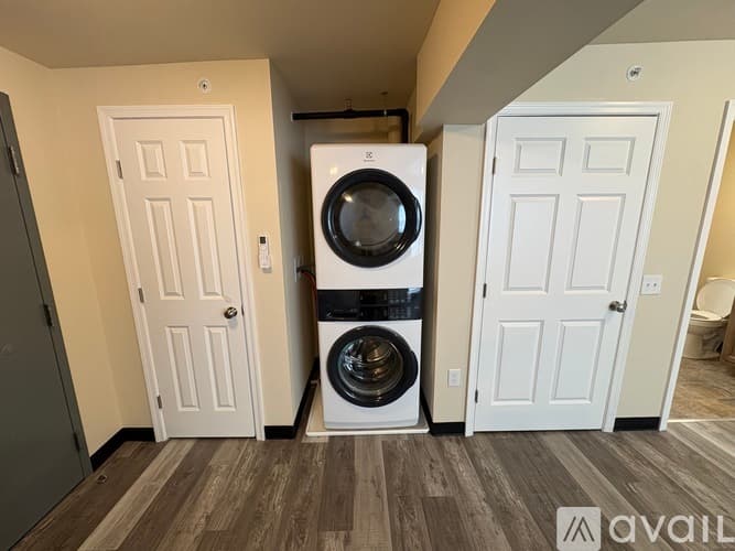 Lancaster Apartment: 114 W Chestnut St