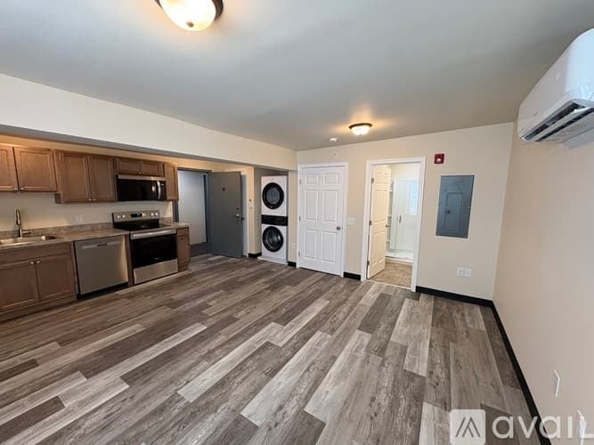 Lancaster Apartment: 114 W Chestnut St