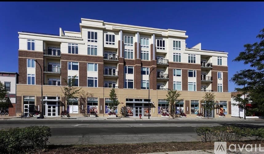 Wilmette Apartment: 617 Green Bay Rd
