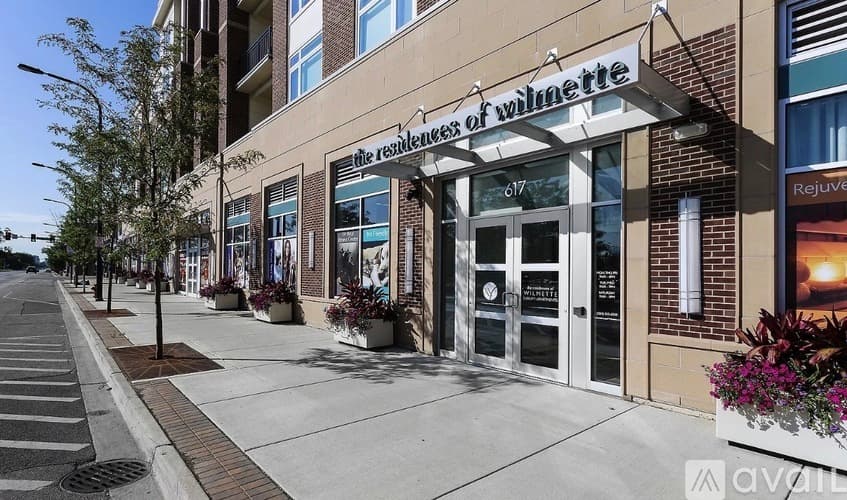 Wilmette Apartment: 617 Green Bay Rd