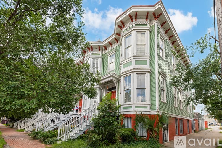 Savannah Apartment: 201 E Duffy St
