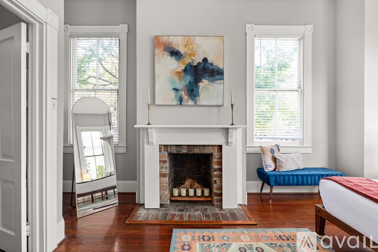 Savannah Apartment: 201 E Duffy St