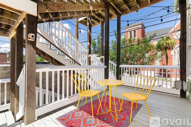 Savannah Apartment: 201 E Duffy St