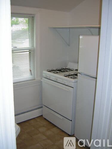 St Paul Apartment: 527 Hall Ave