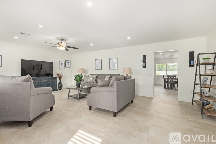 Sun City House: 9830 W Evergreen Dr