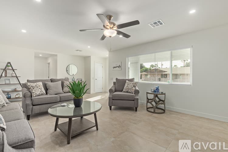 Sun City House: 9830 W Evergreen Dr