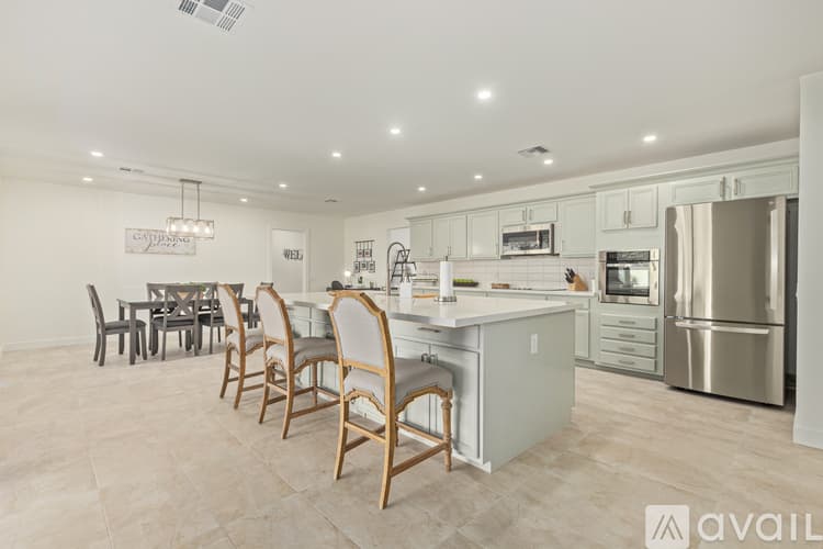 Sun City House: 9830 W Evergreen Dr