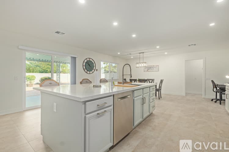 Sun City House: 9830 W Evergreen Dr