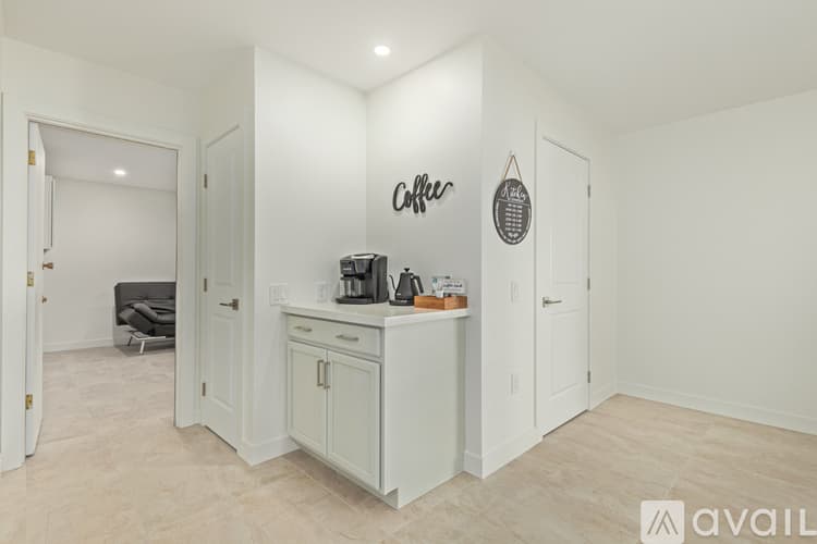 Sun City House: 9830 W Evergreen Dr