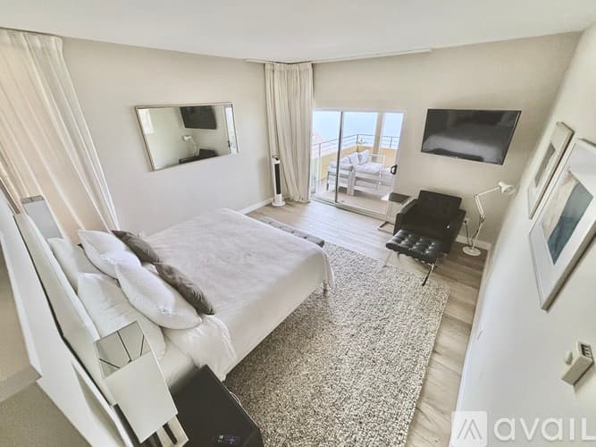 Malibu Condo: 18063 Coastline Dr
