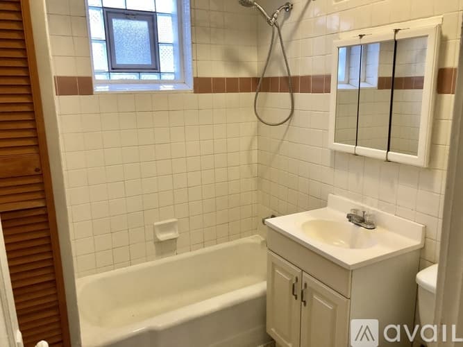 Chicago Apartment: 5219 N Christiana Ave