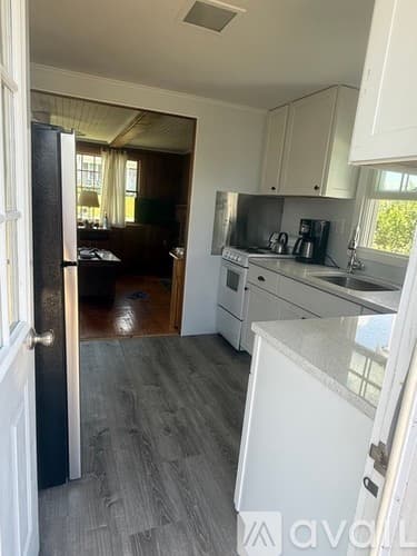 Sandwich House: 29 Almy Ave