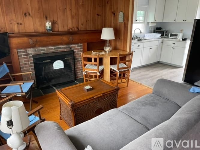 Sandwich House: 29 Almy Ave