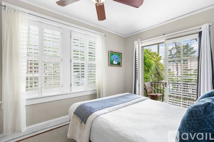 Savannah Apartment: 805 Whitaker St