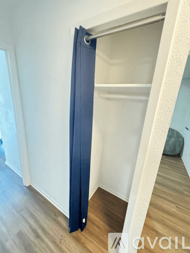Austin House: 10708 School House Lane