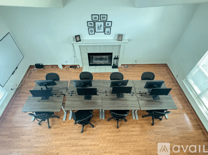 Austin House: 10708 School House Lane