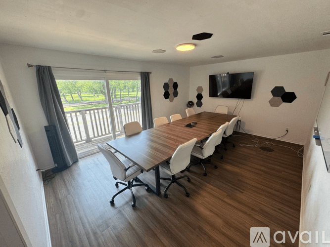 Austin House: 10708 School House Lane