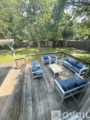 Austin House: 10708 School House Lane