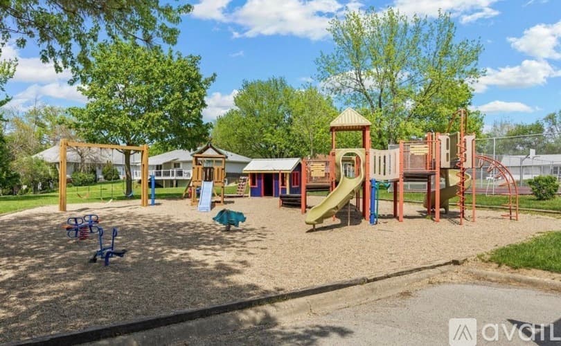 Mapleton House: 9925 West Buckhaven Court