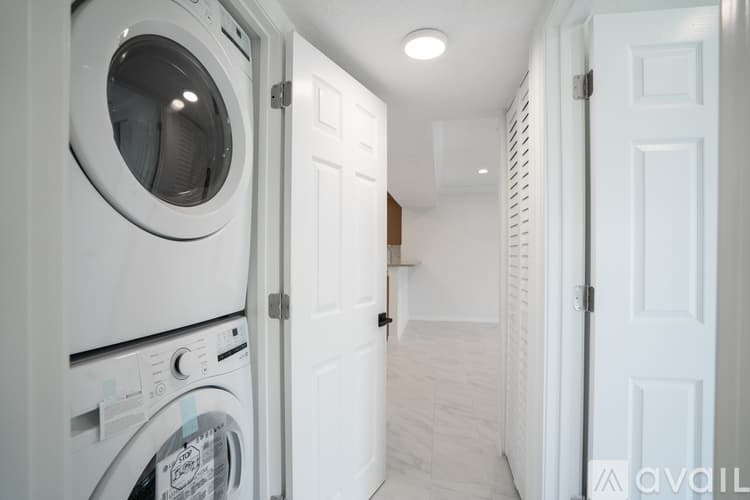 St. Pete Beach Apartment: 1907 Gulf Way