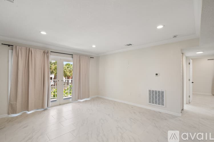 St. Pete Beach Apartment: 1907 Gulf Way