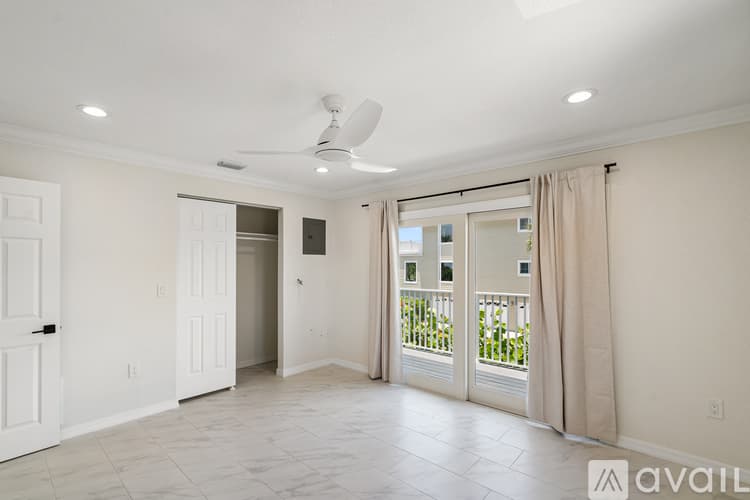 St. Pete Beach Apartment: 1907 Gulf Way